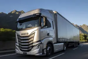 caminhão-iveco-s-way-2022