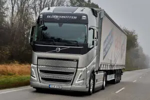 caminhão-volvo-fh-2022